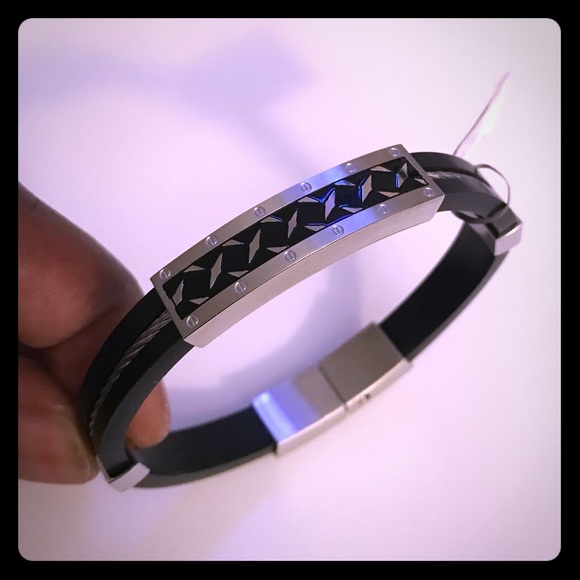 Rubber & Stainless Steel Bracelet With Grate face - Picture 1 of 3